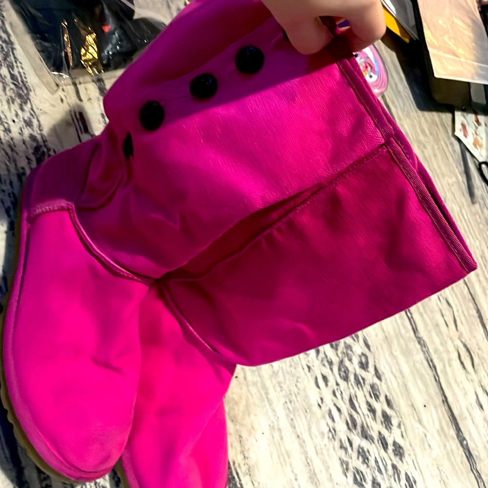 Pink Ugg boots size 8 like new